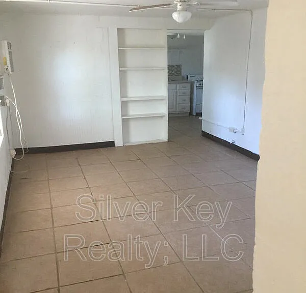 107 Forrest Ave #4 — Photo 3