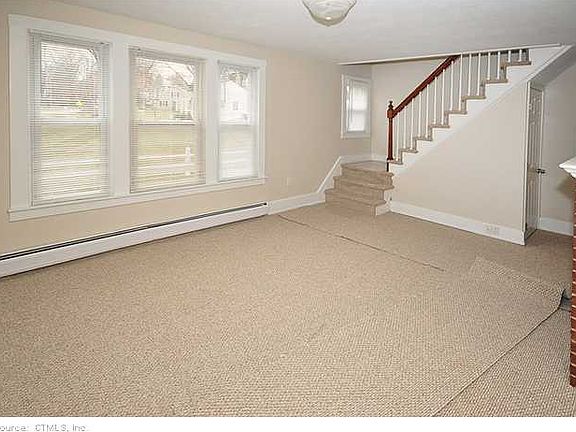 5th image of 52 Kingsbury Ave