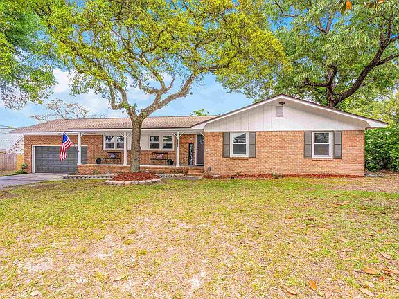 3rd image of 1029 Candlewood Cir