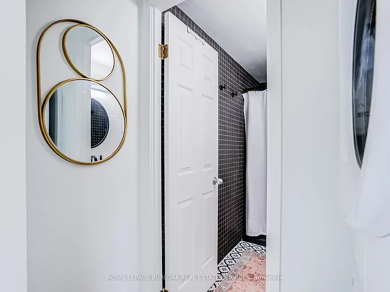 36 James St S #1403 — Photo 31