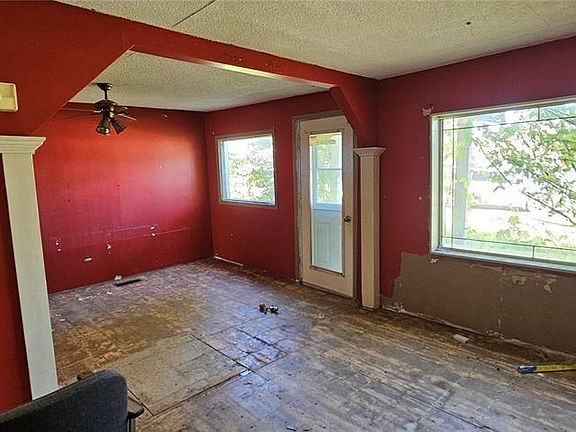 3rd image of 216 2nd Ave S