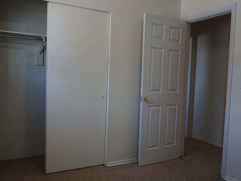 406 E 3335 S #15 — Photo 13