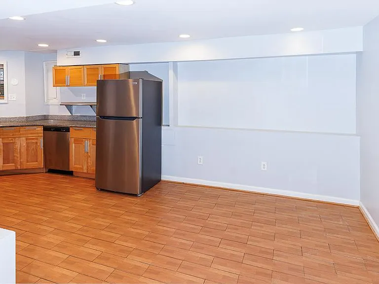 1437 E Capitol St SE #B — Photo 7