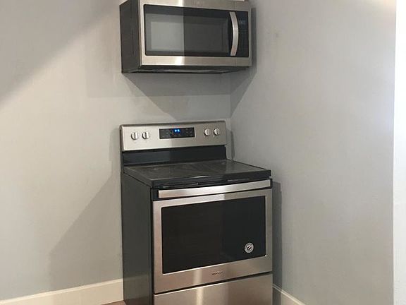4th image of 142 W 35th St #142