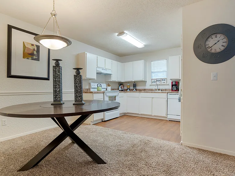 Lakeshore Landing Apartments — Photo 4