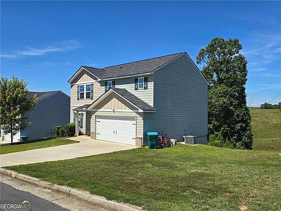 2nd image of 25 Oxford Ln