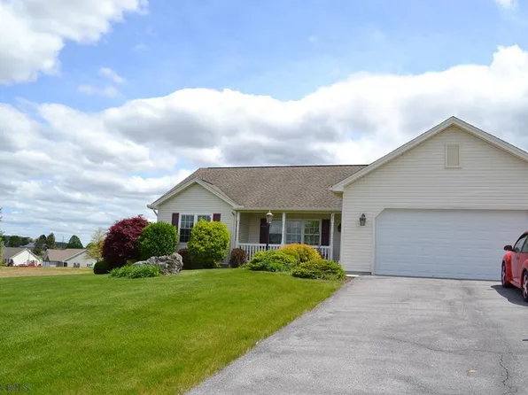 205 Ridgecrest Dr, Martinsburg, PA 16662