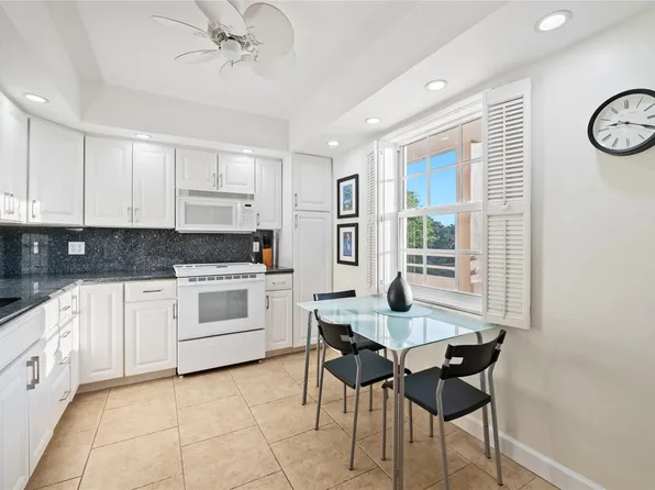 3900 Oaks Clubhouse Drive #310, Pompano Beach, FL 33069