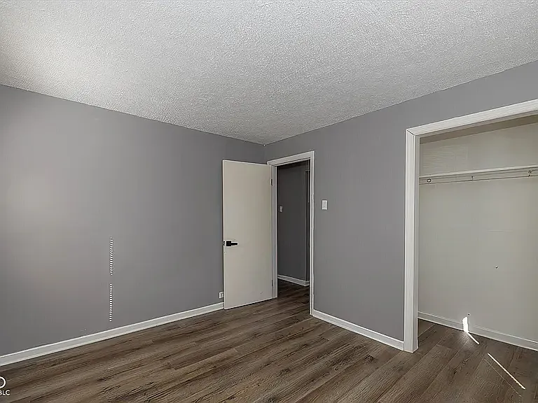 1148 Medford Ave — Photo 10