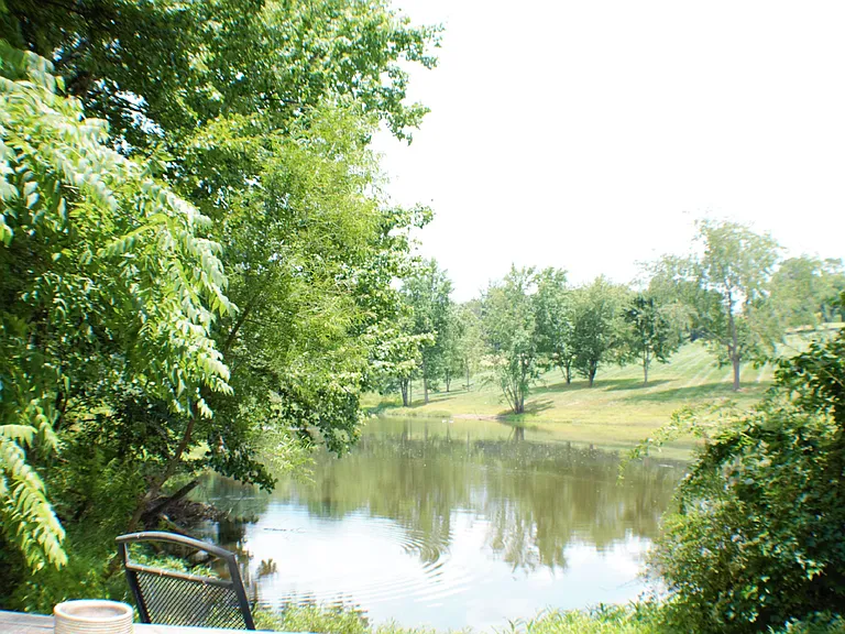 108 Valley View Rd — Photo 4