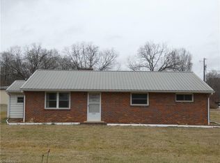 2237 Courtney Huntsville Rd, Yadkinville, NC 27055