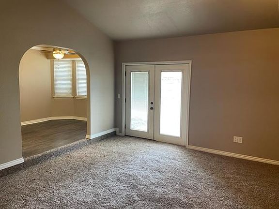 4th image of 1005 SW 96th St