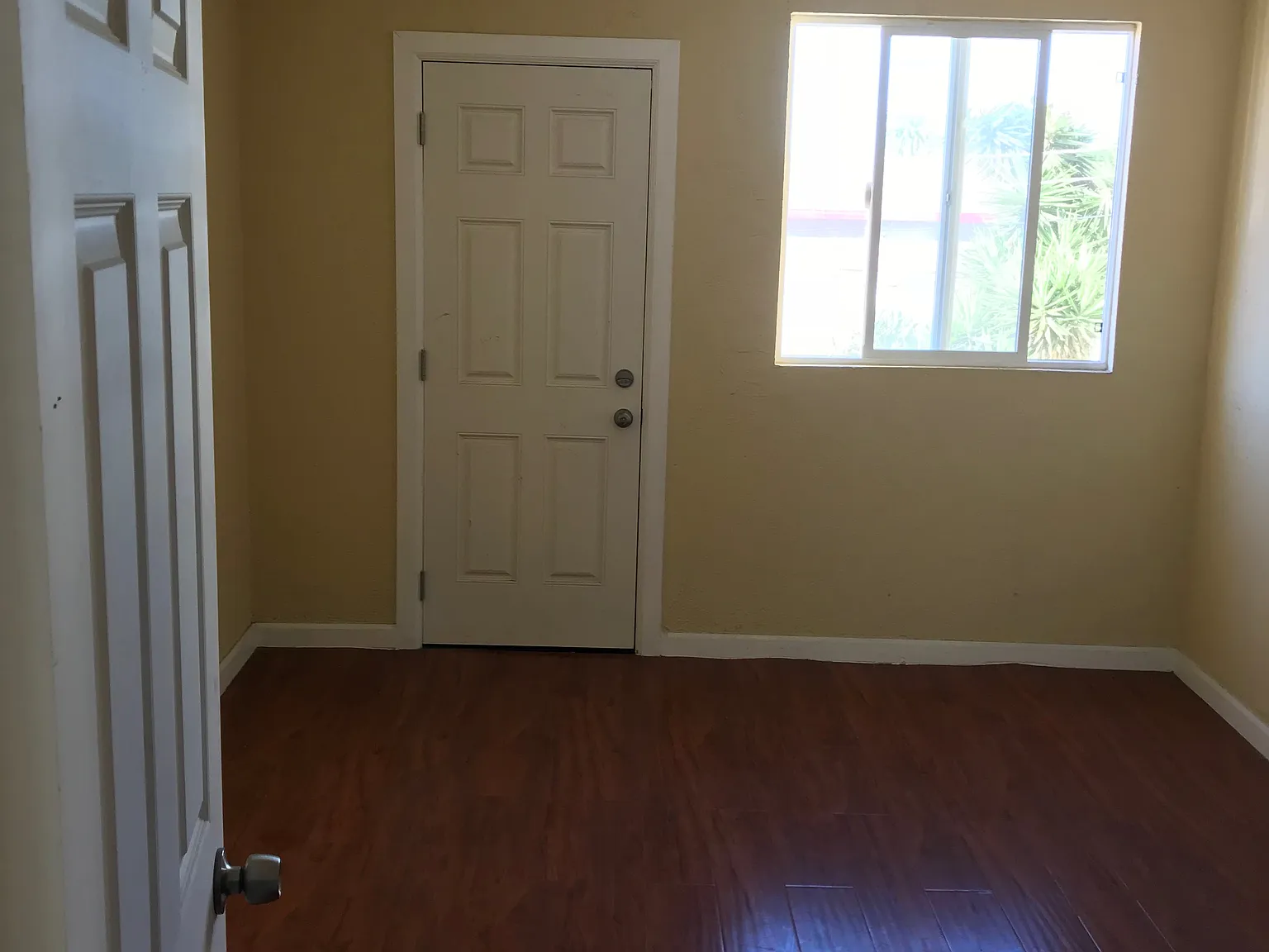 2 bed, 900 sqft, $2,650 — Photo 3