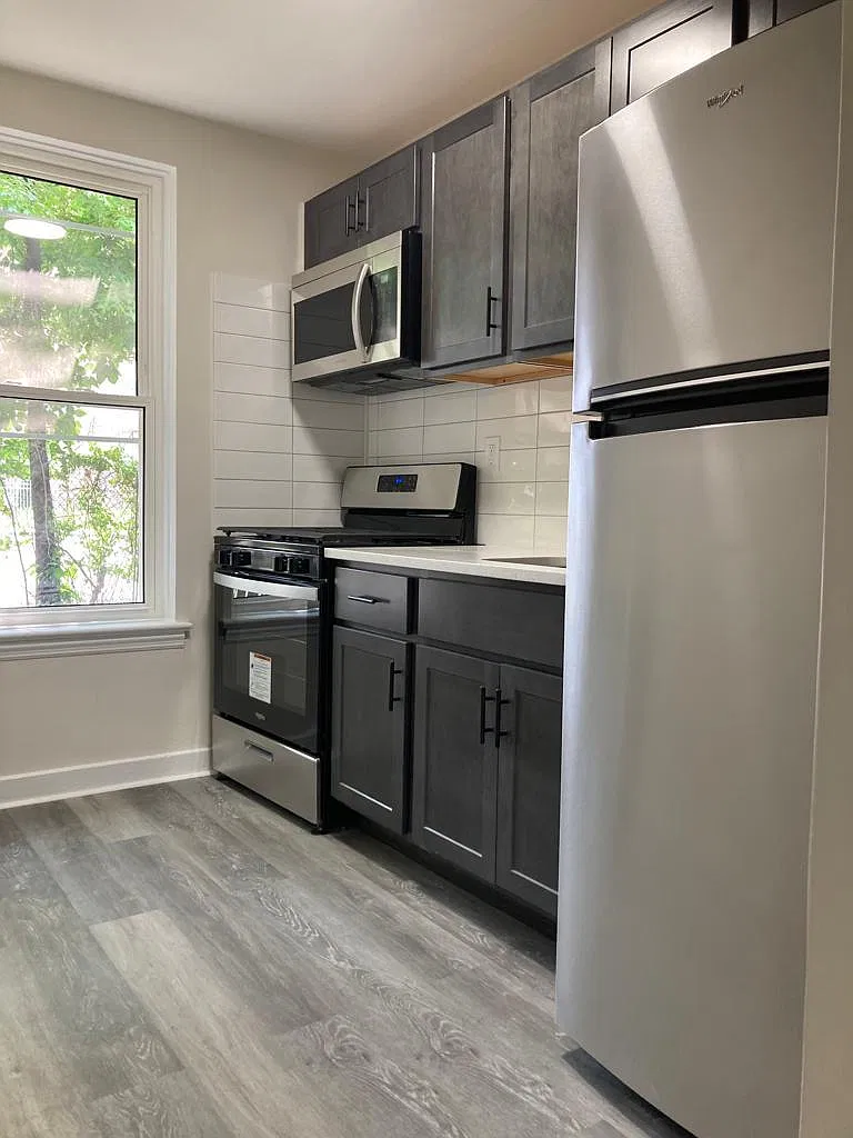 677 Park Ave — Photo 2