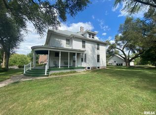1210 N 11th St, Pekin, IL 61554