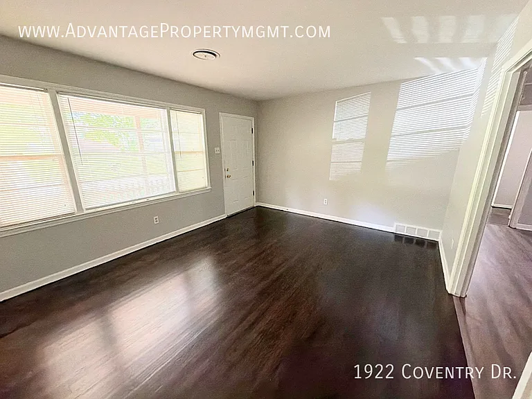 1922 Coventry Dr — Photo 18