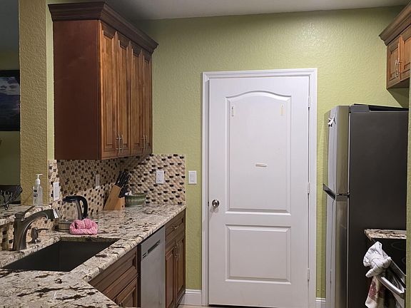5th image of 108 SW Peacock Blvd #5205
