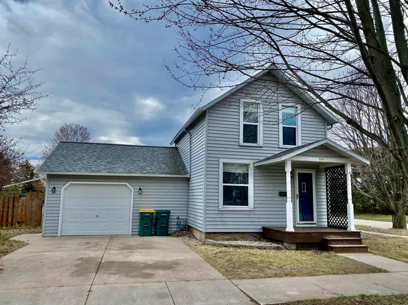 924 Walnut St, Marinette, WI 54143