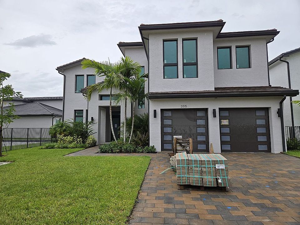 1st image of 3515 Ashwood Cir S
