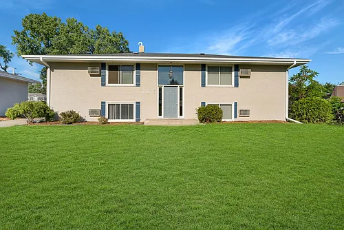 7575 Cloman Way Photo 1