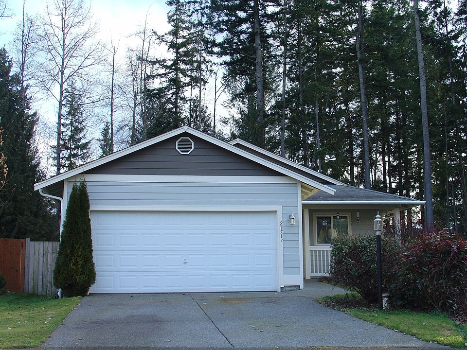 Stunning home ready to move in with new carpet and paint throughout.