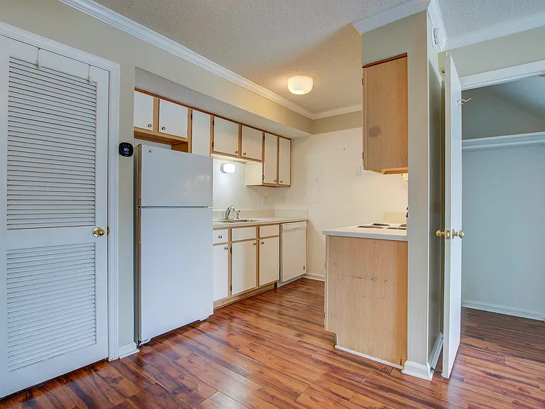 2494 Etiwan Ave — Photo 5