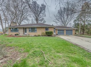 27W240 Bauer Rd, Naperville, IL 60563