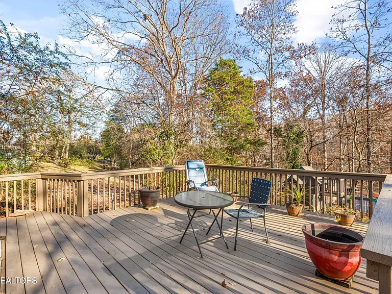 9416 States View Dr — Photo 28