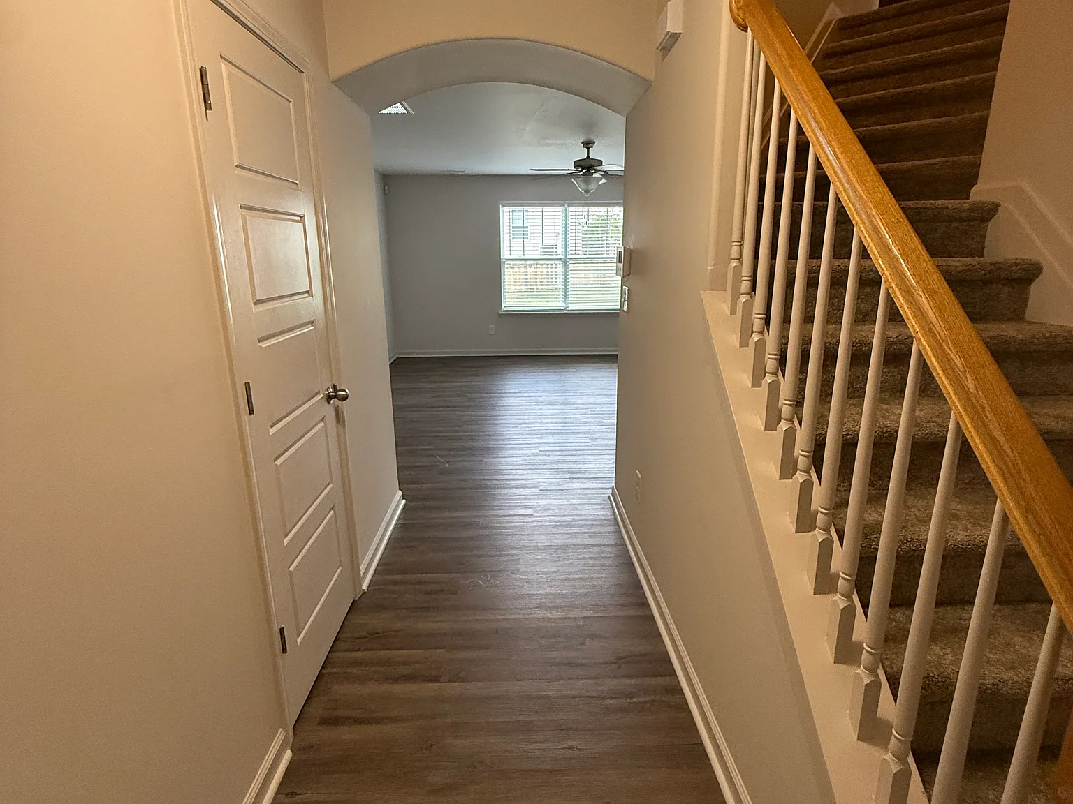3 bed, 2.5 bath, 1636 sqft, $2,135 — Photo 3