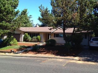 2216 NE Douglas St, Newport, OR