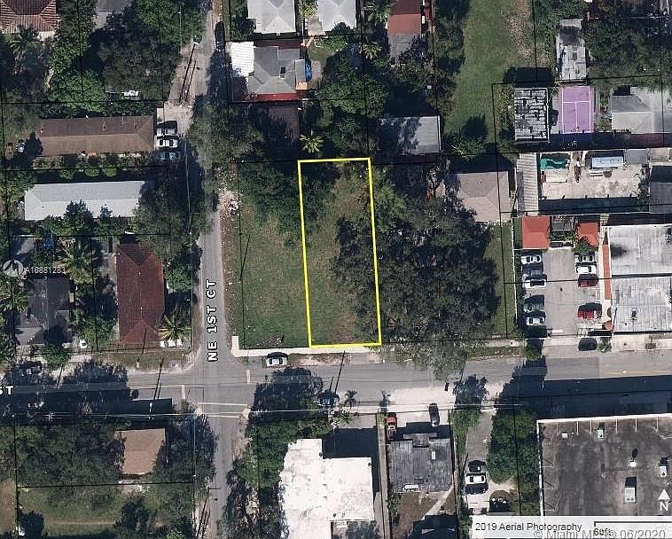 2nd image of 163 NE 55th St