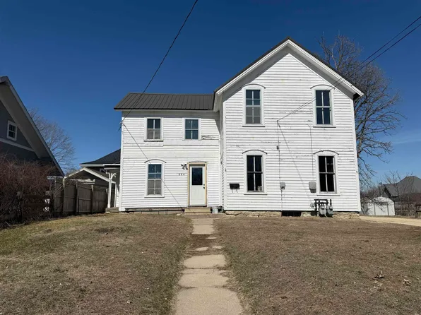 804 E Main St, Manchester, IA 52057