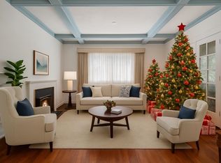 1376 11th St, West Vancouver, BC V7T 2M9