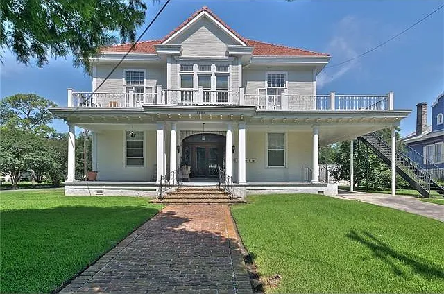 1 bed, 1.0 bath, 755 sqft, $1,700 — Photo 1