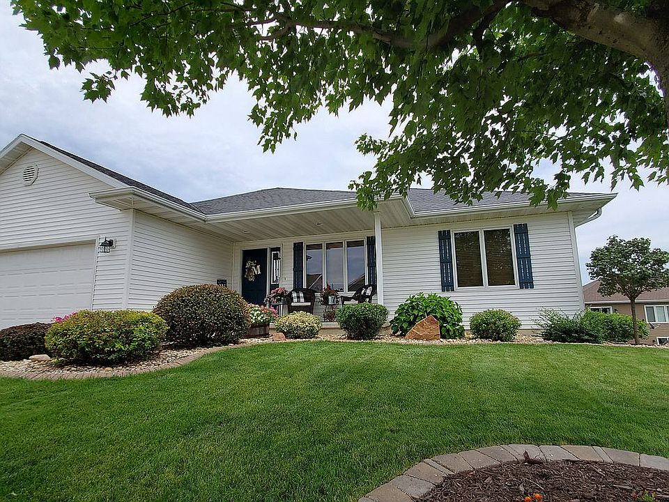 1st image of 218 Bryn Dr