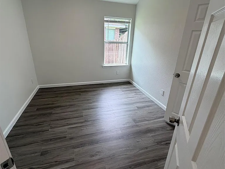 2205 Highland Crossing Dr — Photo 10