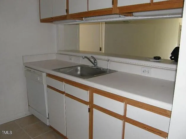 1 bed, 1.0 bath, $650 — Photo 4