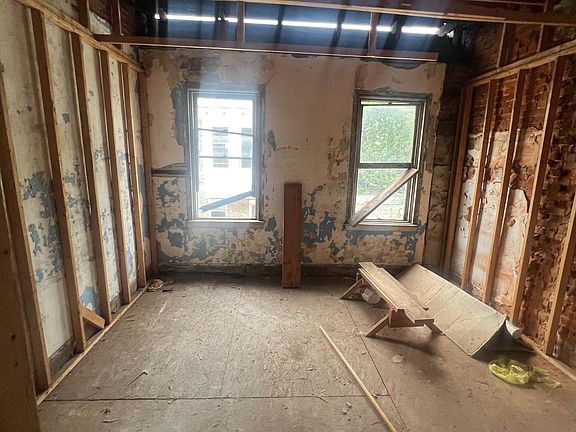5th image of 1250 W Harold St #0