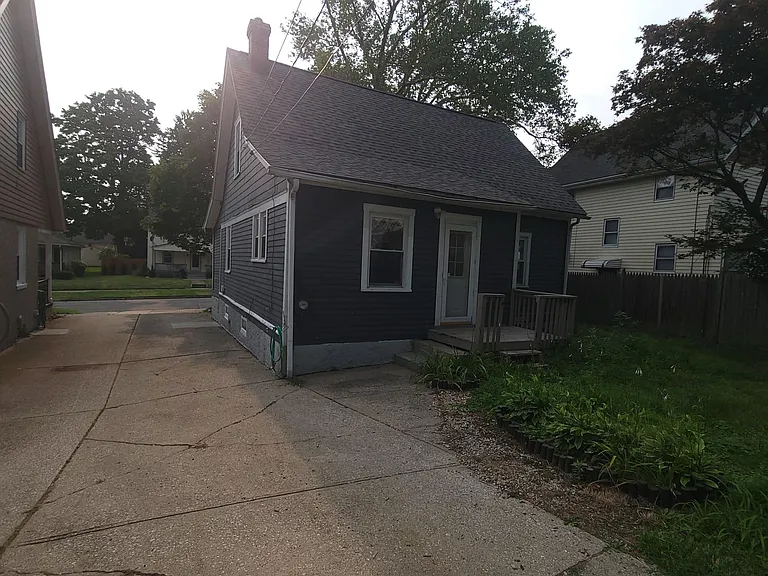 1401 Grant St — Photo 27