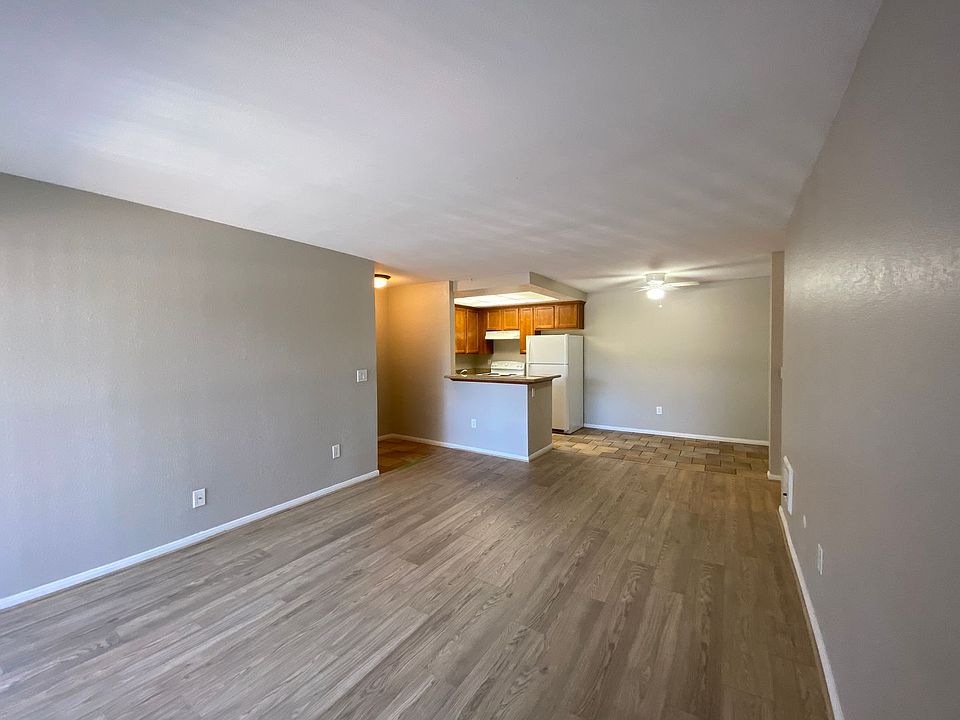 1st image of 432 Edgehill Ln Unit 2