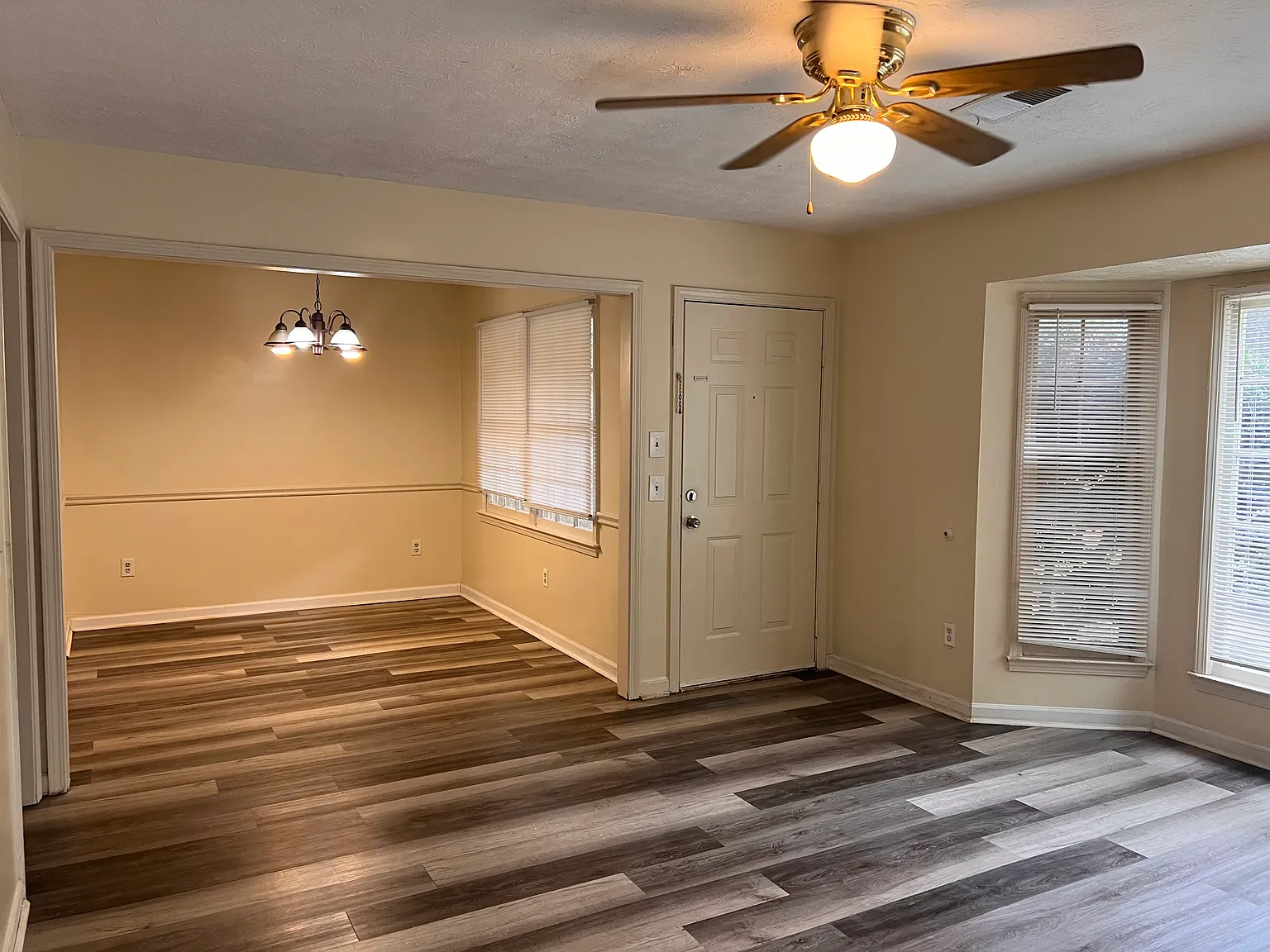 3 bed, 1180 sqft, $1,900 — Photo 4