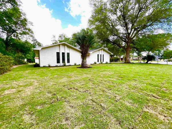 2430 Brookpark Rd, Pensacola, FL 32534
