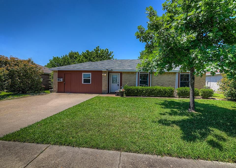 1st image of 7809 Creek Wood Dr