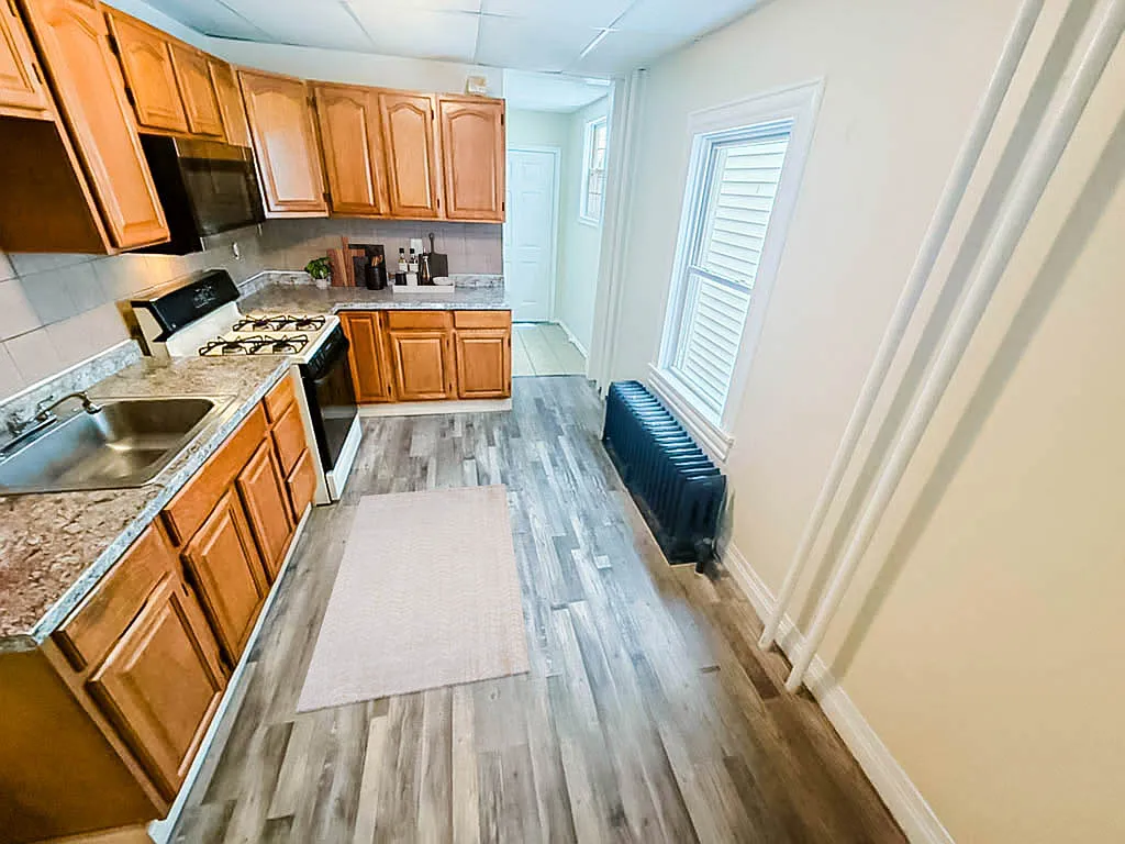 5 bed, 1490 sqft, $2,050 — Photo 4