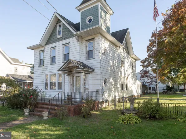 112 Maple St, Clayton, NJ 08312