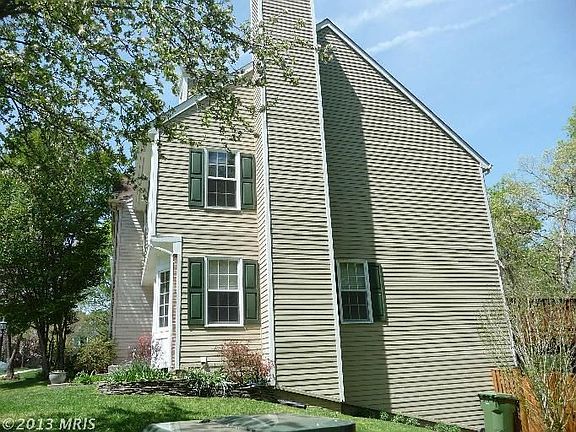 3rd image of 3932 Pepperidge Ct