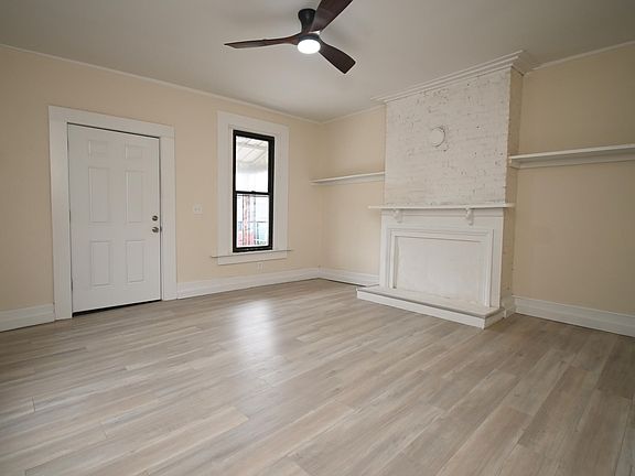 4th image of 129 W 9th St