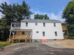 933 Stillwater Bridge Rd, Schaghticoke, NY 12154