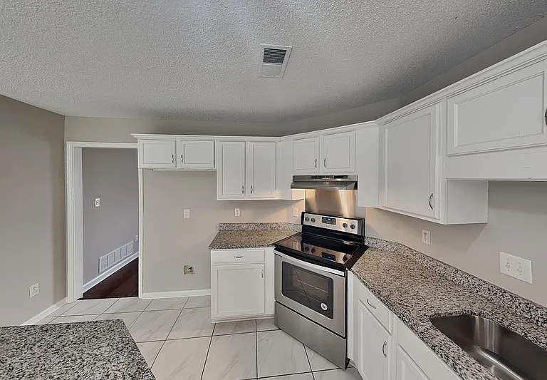 5657 Wolf Pack Dr — Photo 4