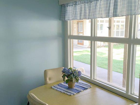 Kitchen window - 524 Crocker